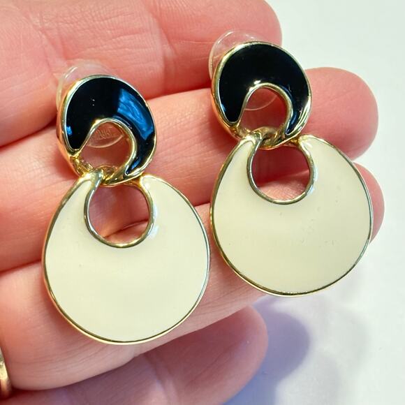 Y2K Pierced earrings mod black & creamy white enamel hoop dangles on goldtone - Picture 3 of 6